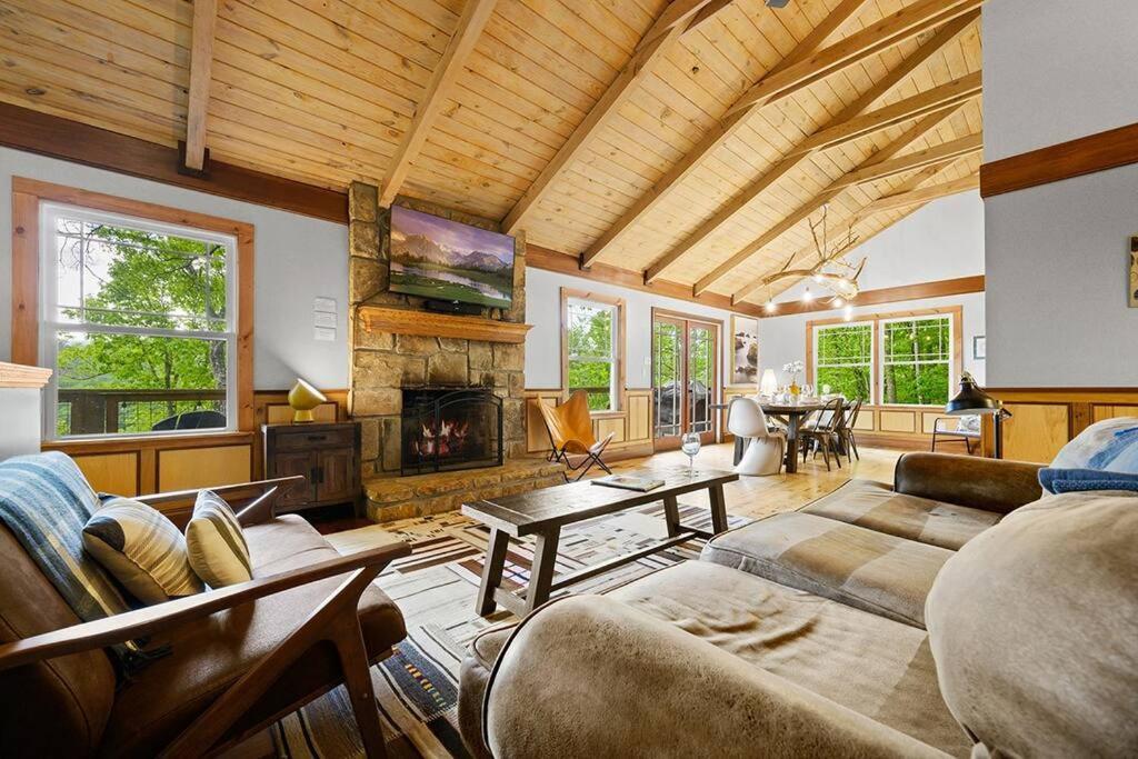 Chic Private Cabin W/ Epic Views & Amenities! Pigeon Forge Exterior photo