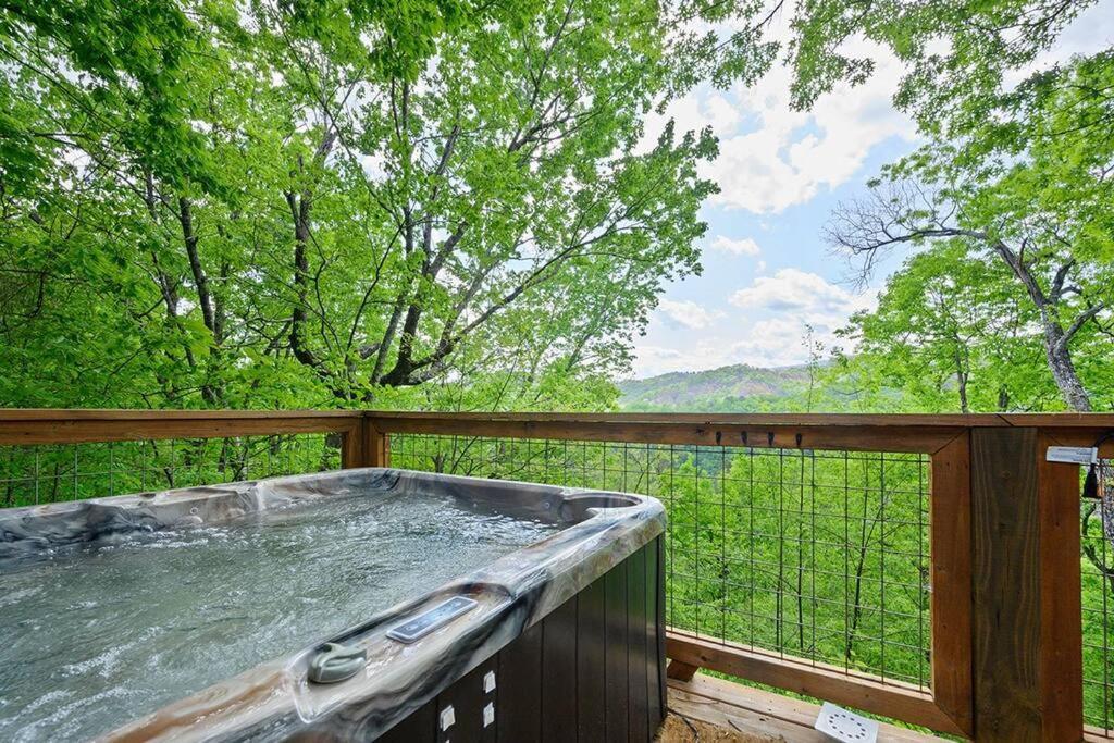 Chic Private Cabin W/ Epic Views & Amenities! Pigeon Forge Exterior photo